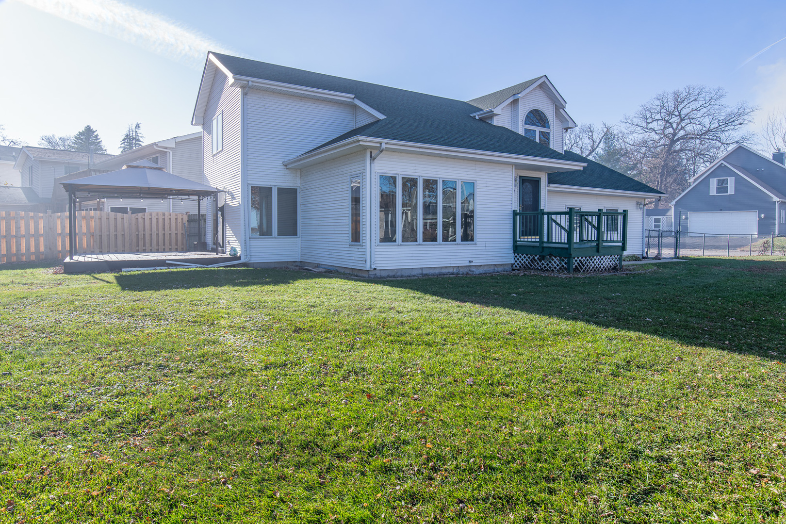 97 Mark Lane, Fox Lake IL 60020