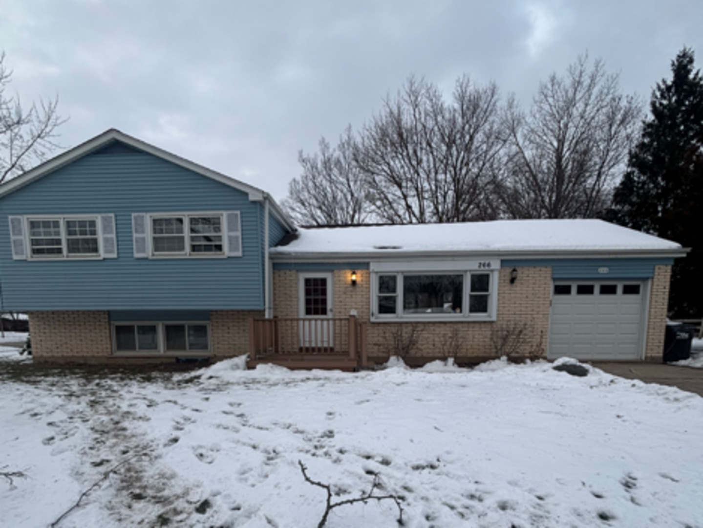 266 Dartmoor Drive, Crystal Lake IL 60014