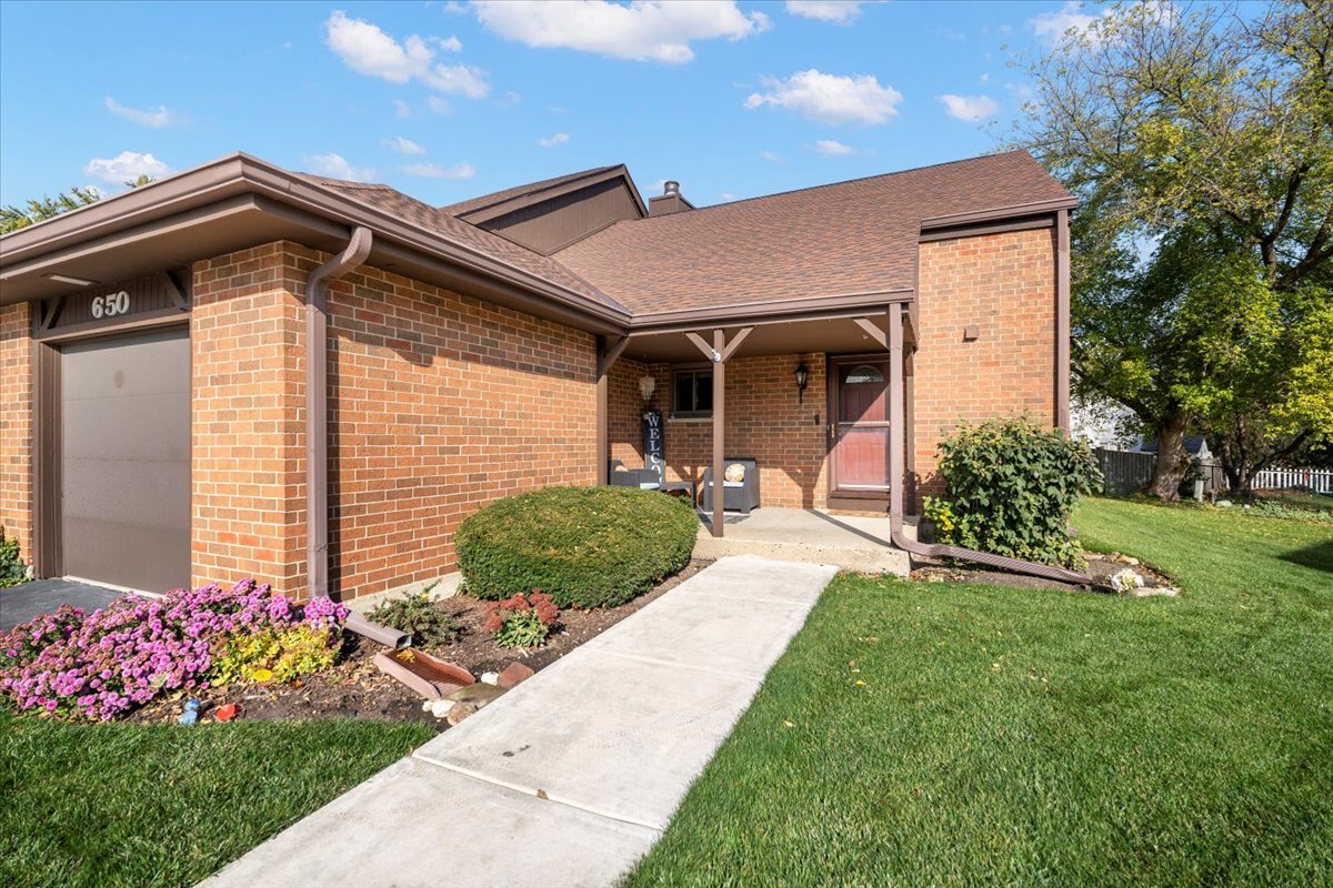 650 Cress Creek Lane, Crystal Lake IL 60014