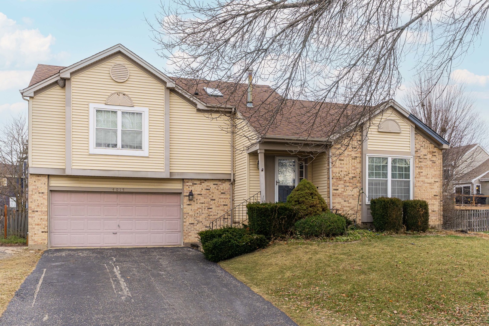 4015 Peartree Drive, Lake In The Hills IL 60156