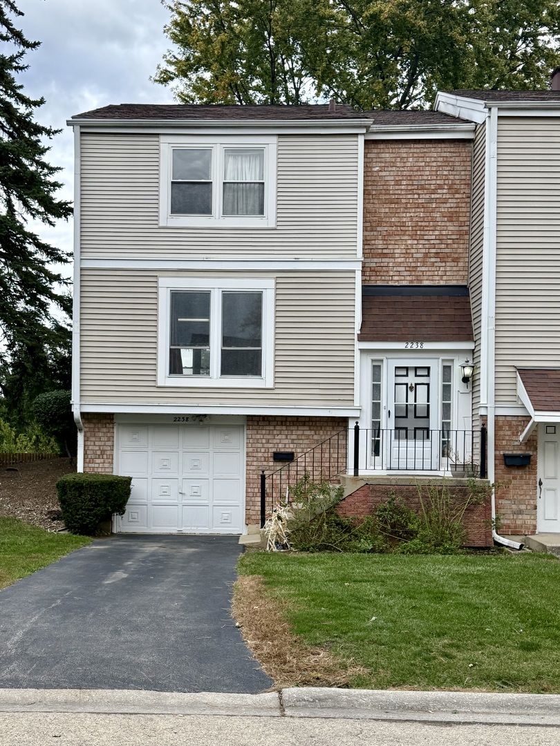 2238 Clifton Place, Hoffman Estates IL 60169