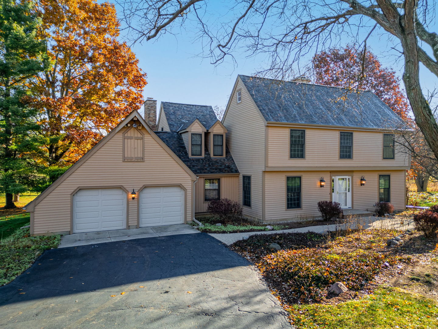 316 S Shannon Drive, Woodstock IL 60098