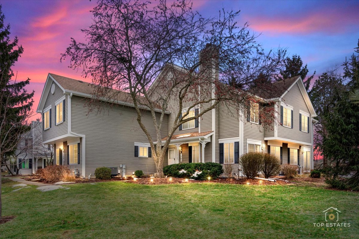 1283 Sandhurst Lane, South Elgin IL 60177