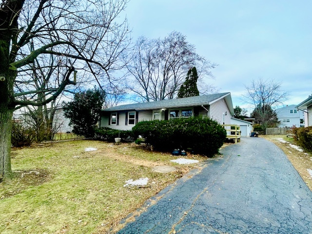 10 Pine Avenue, Lake Zurich IL 60047