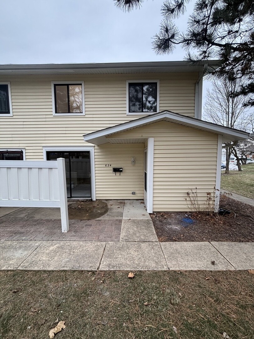 624 Breakers Point Unit 624, Schaumburg IL 60194