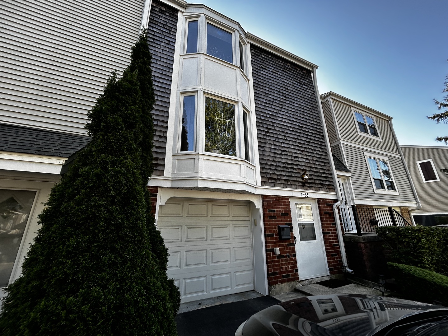 1933 Williamsburg Drive, Hoffman Estates IL 60169