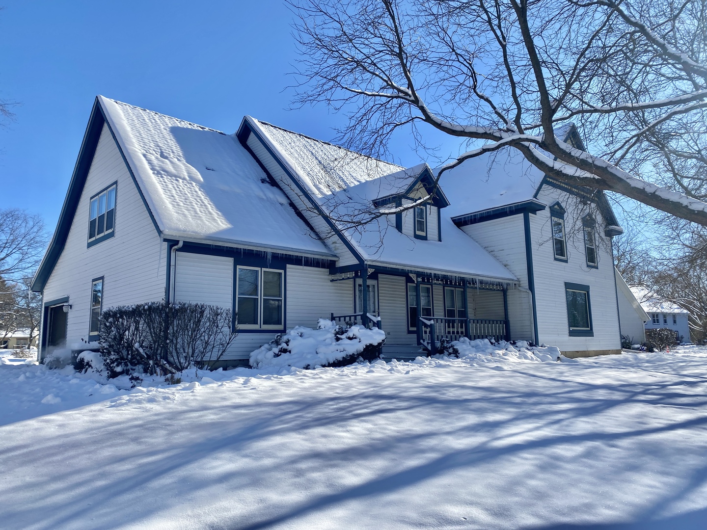 872 Victoria Drive, Woodstock IL 60098