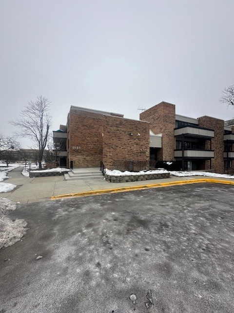 1813 Hemlock Place Unit 311, Schaumburg IL 60173