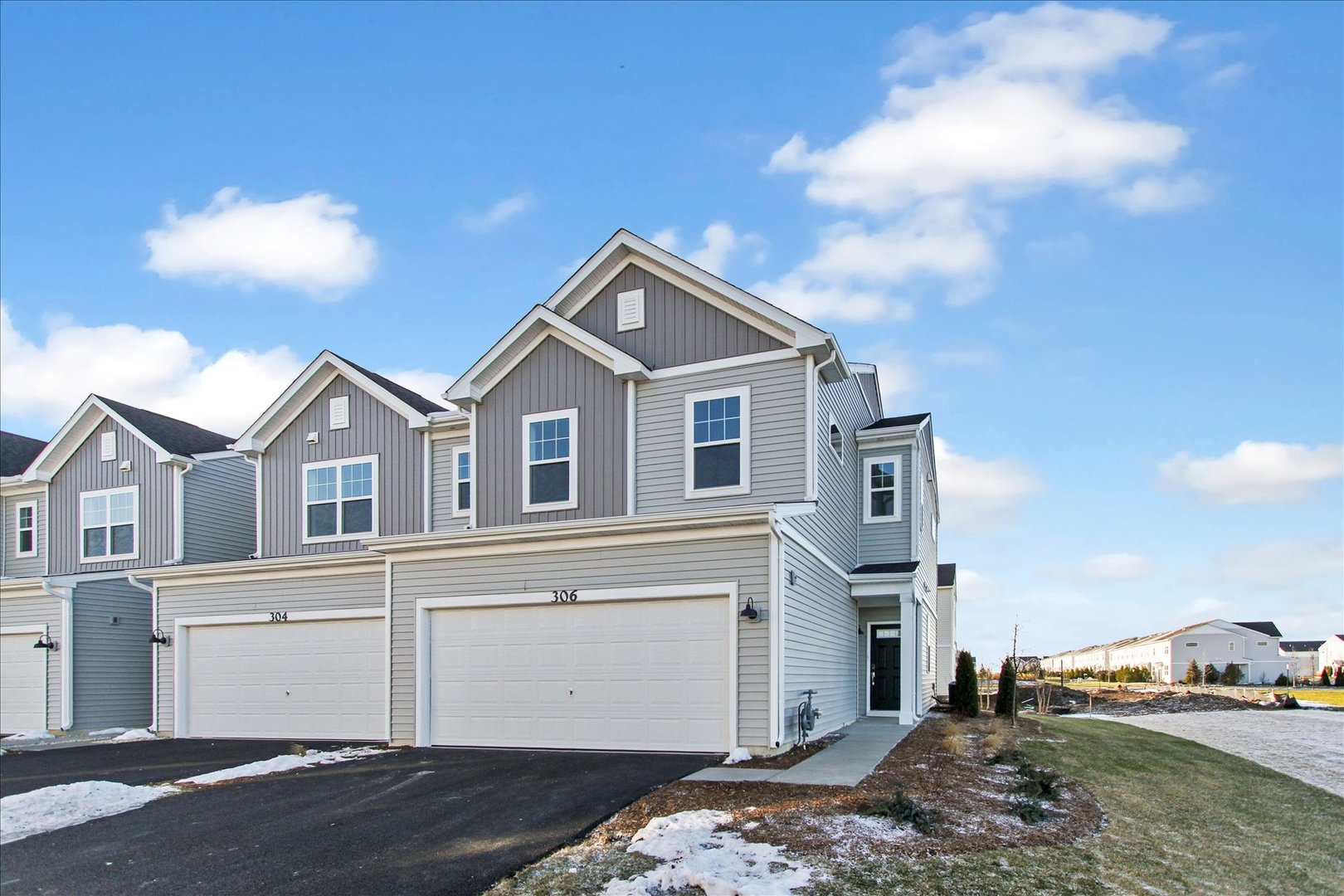 306 Kingsport Drive, South Elgin IL 60177