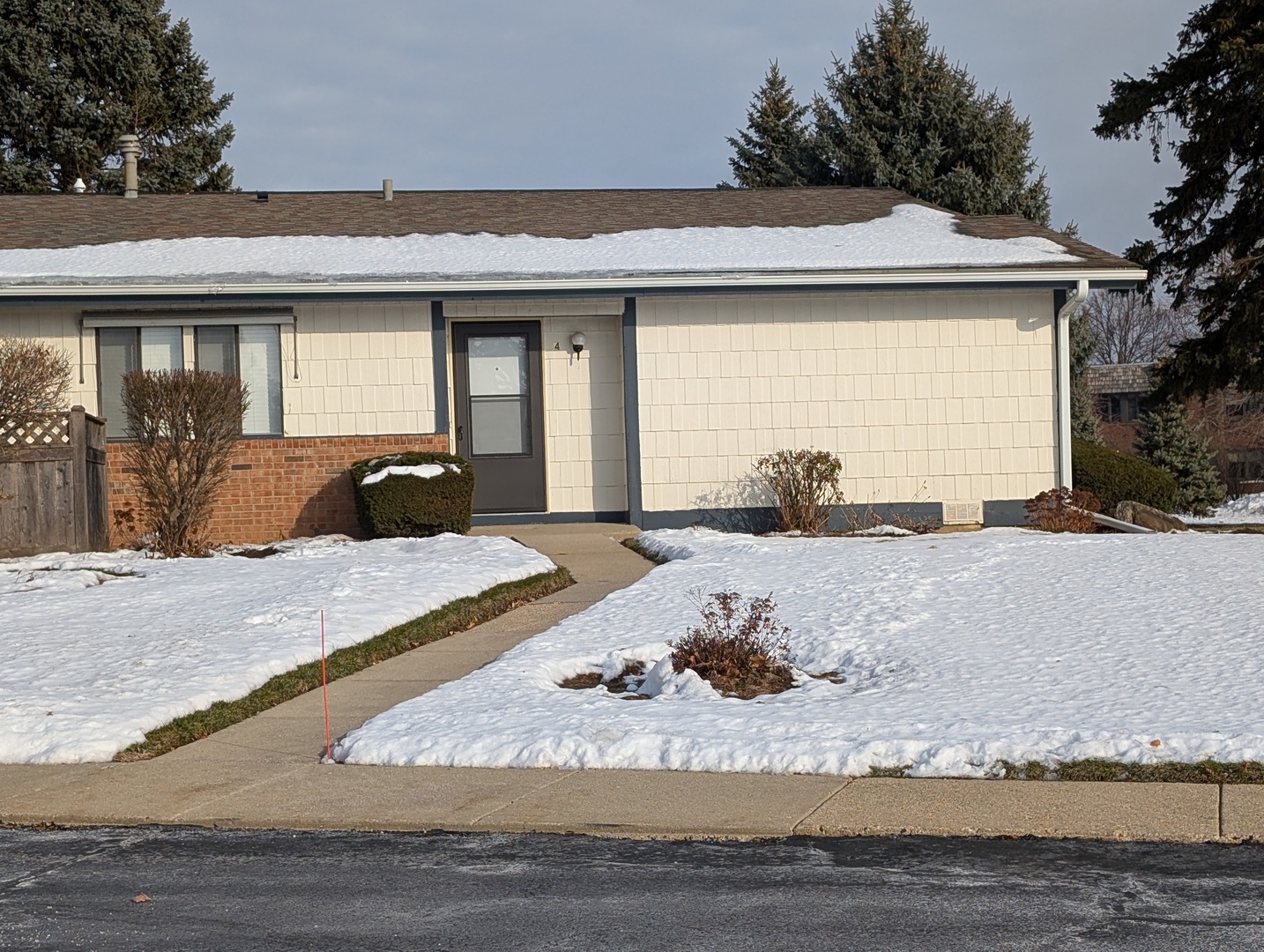 4712 W Oakwood Drive Unit 4, Mchenry IL 60050