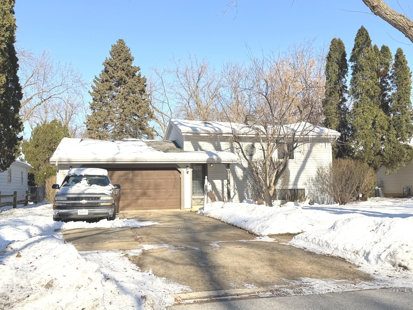 316 Maplewood Lane, Crystal Lake IL 60014