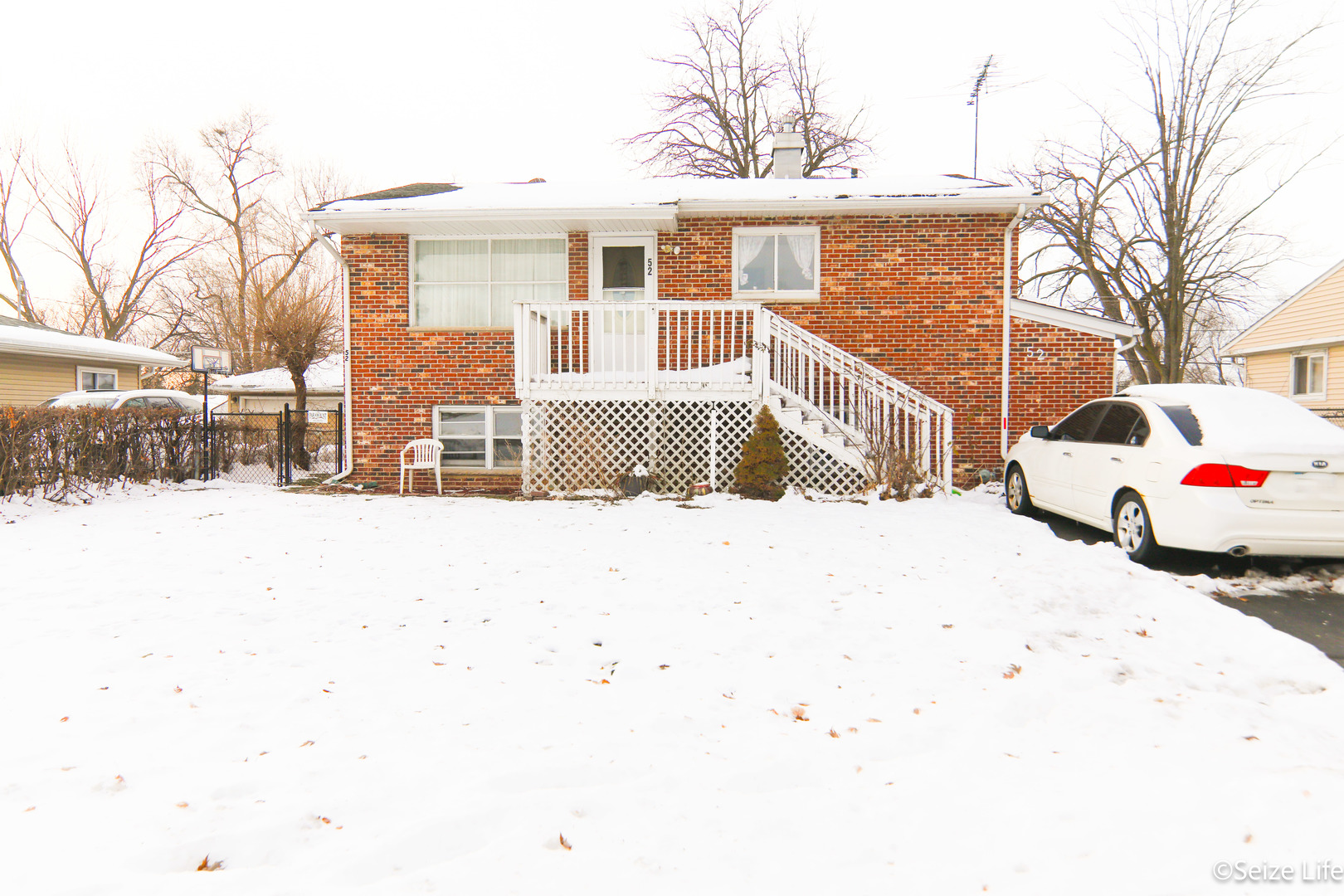 52 Wren Road, Carpentersville IL 60110