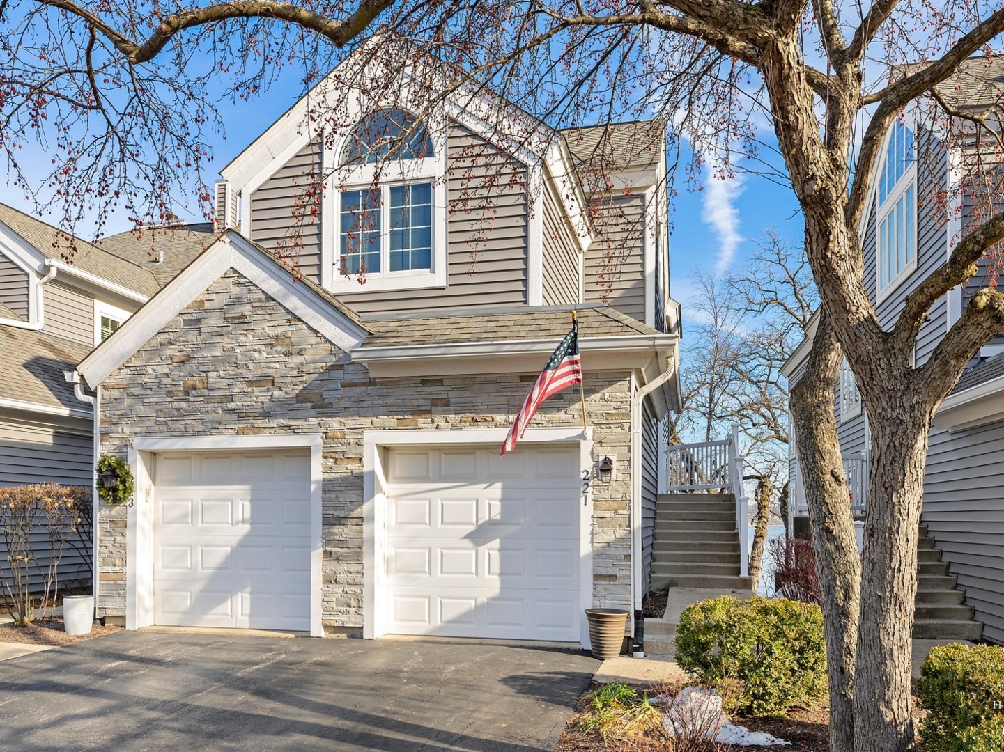 221 Sandy Point Lane, Lake Zurich IL 60047