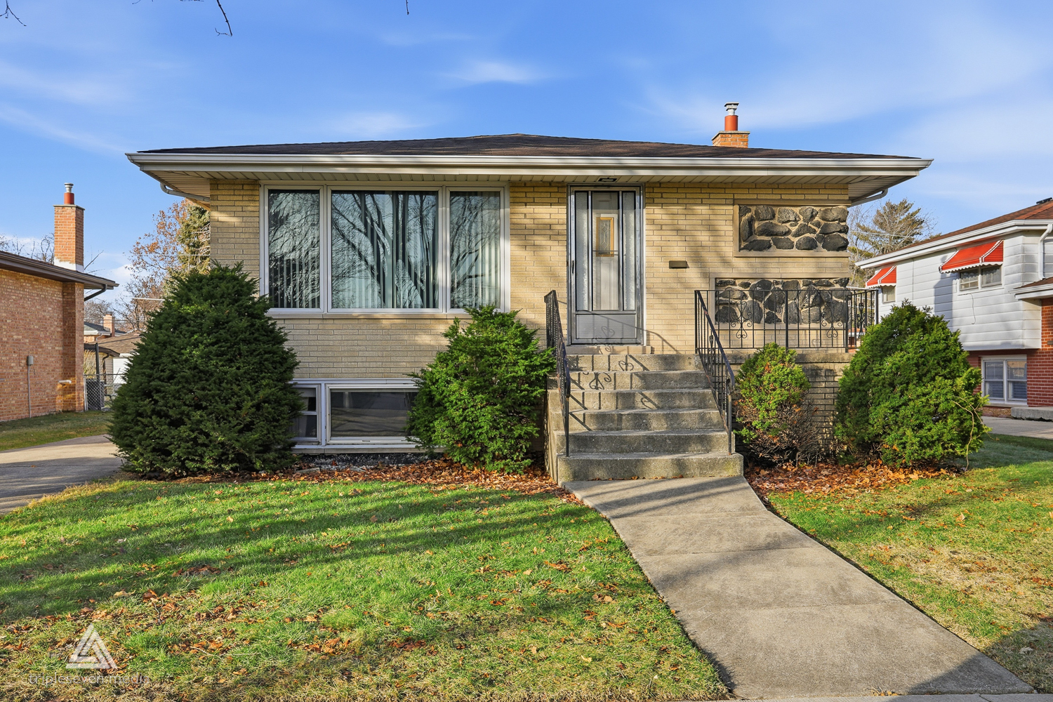 9028 Meade Avenue, Oak Lawn IL 60453