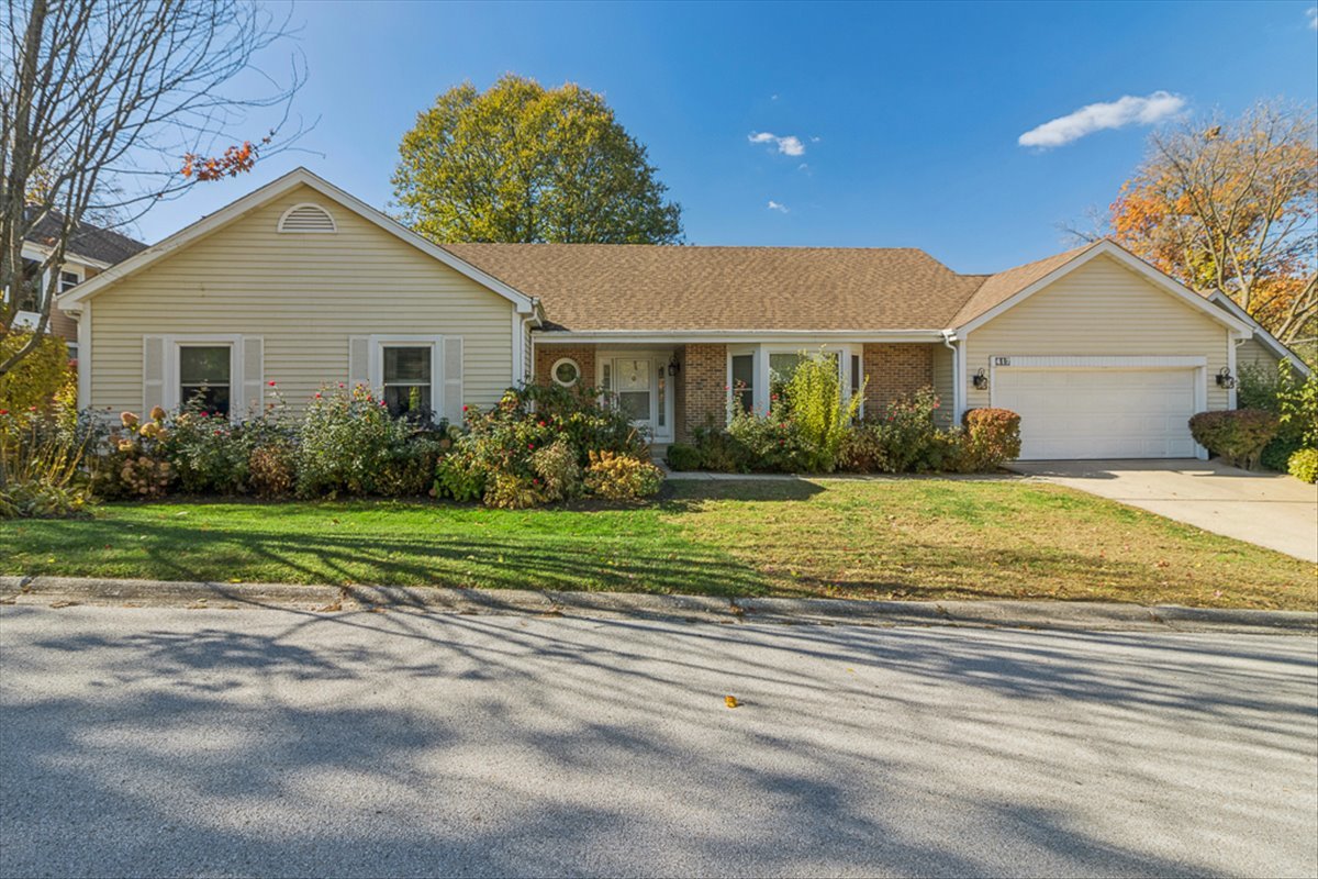 417 River Bluff Circle, Naperville IL 60540