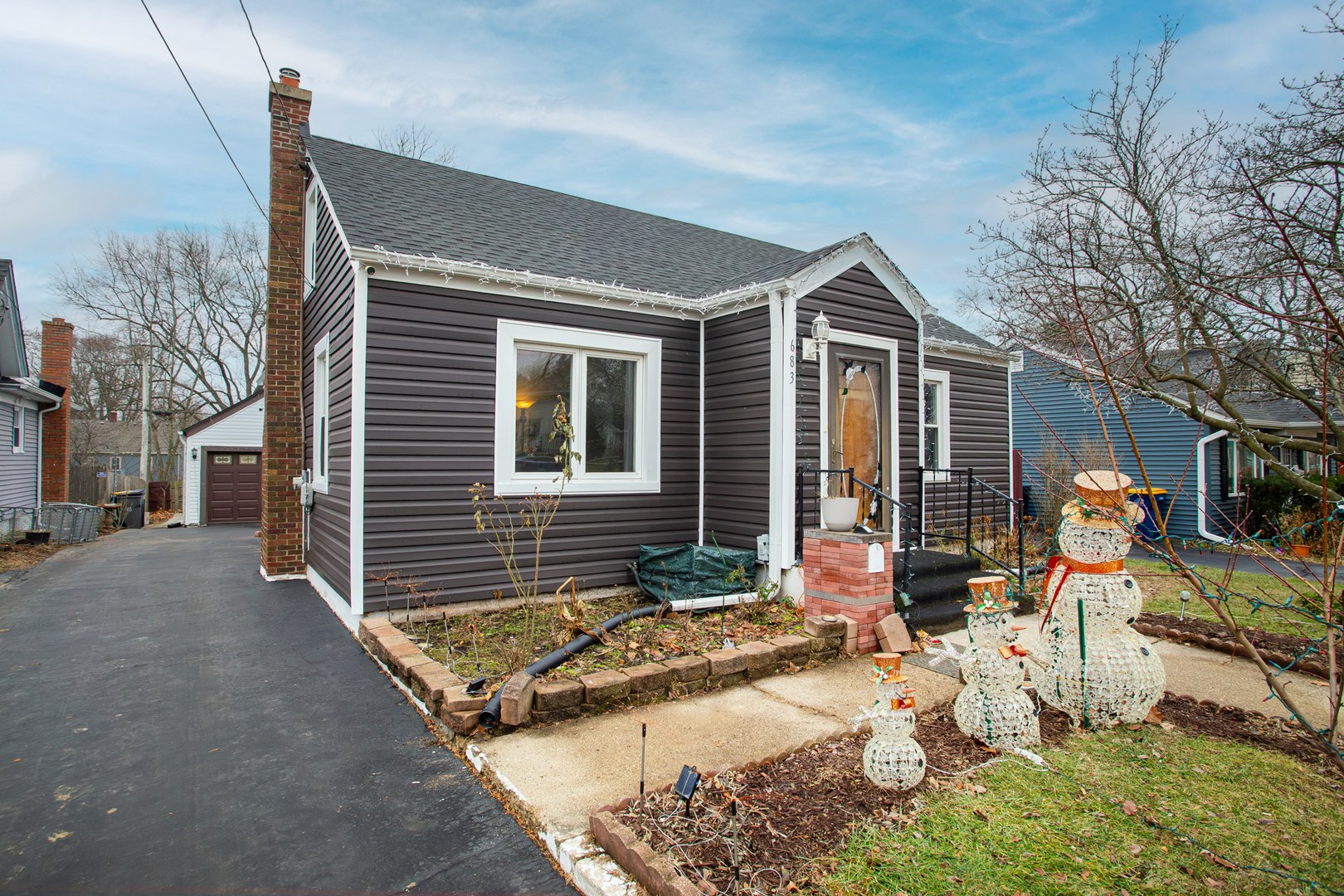 683 Columbia Avenue, Elgin IL 60120