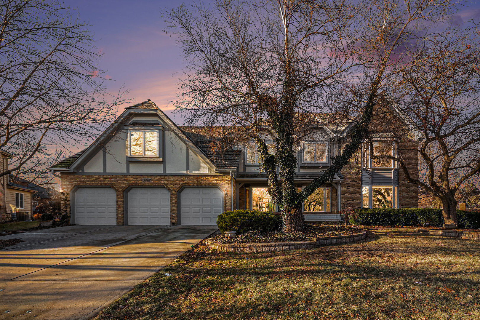3942 Broadmoor Circle, Naperville IL 60564