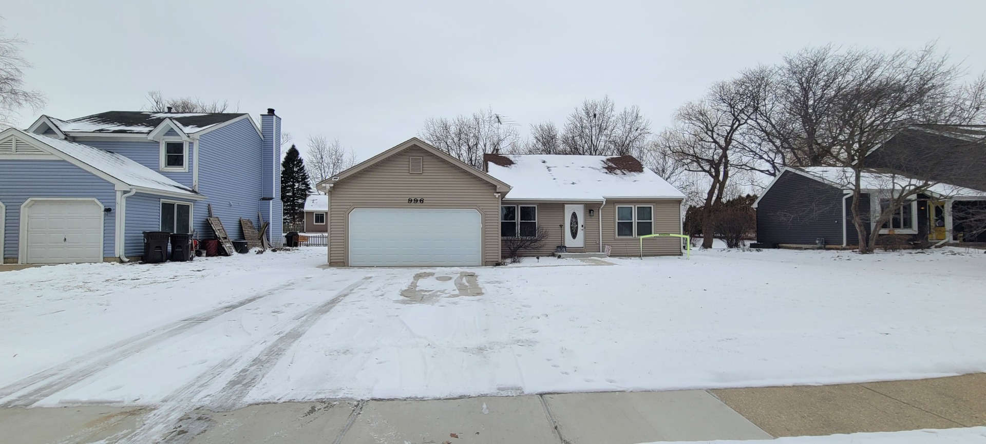 996 Hawthorne Drive, Crystal Lake IL 60014