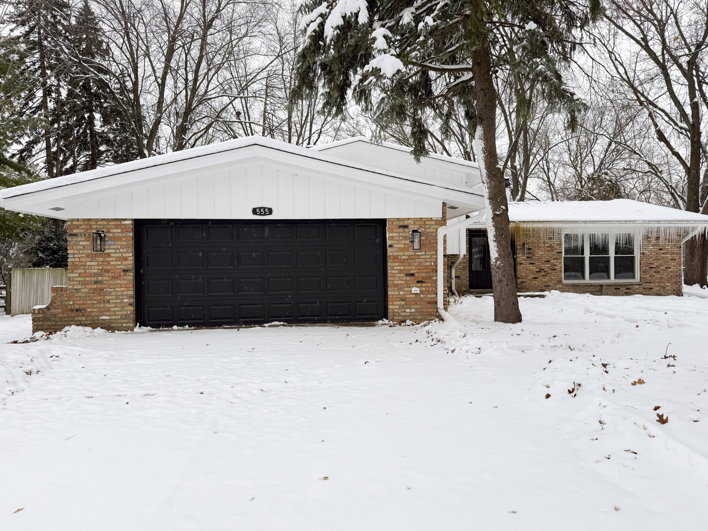 28W555 Leverenz Road, Naperville IL 60564