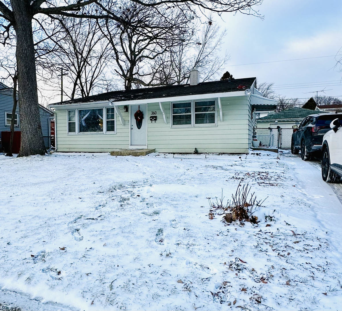 360 Tee Lane, Carpentersville IL 60110