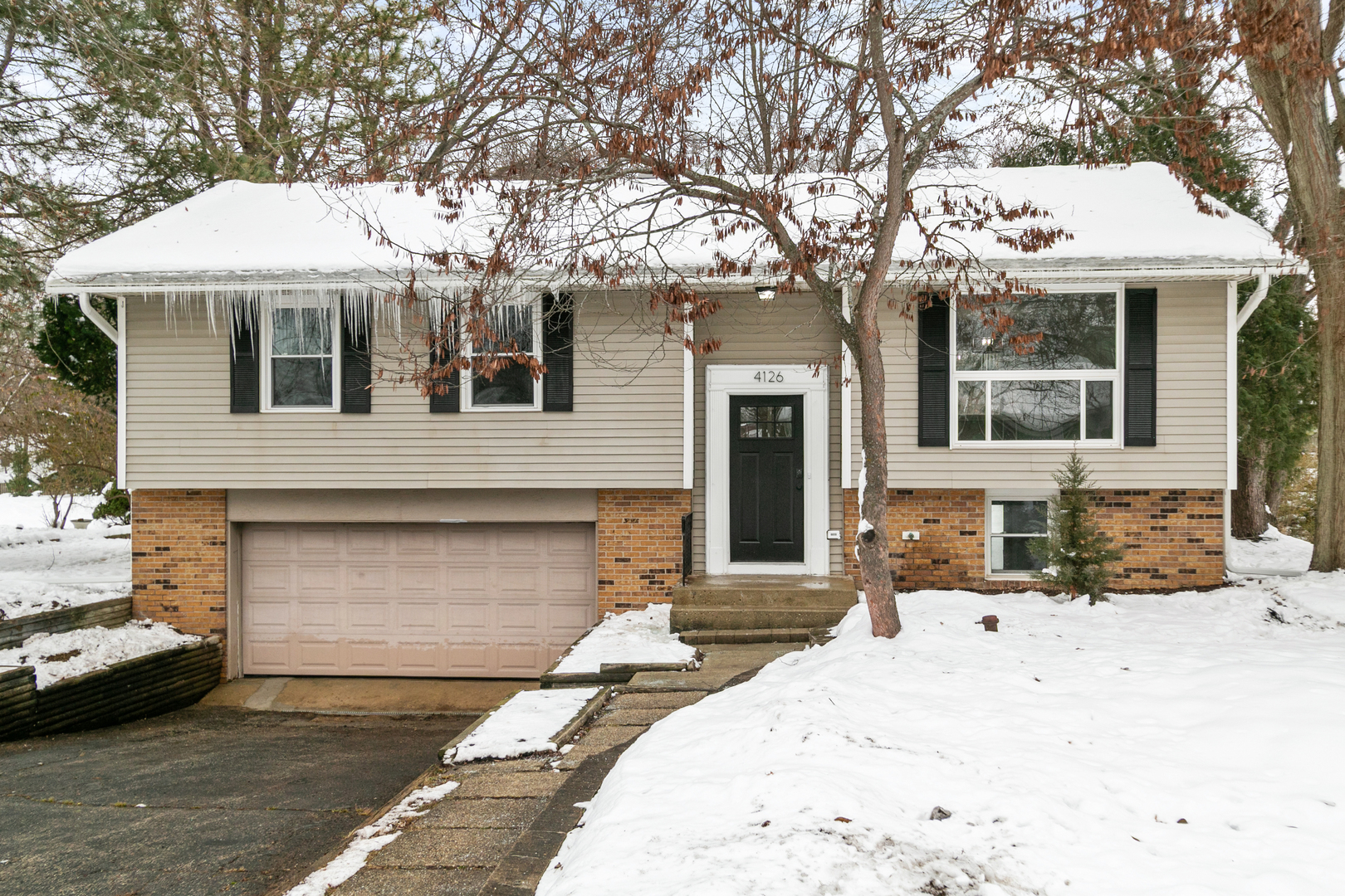 4126 Wildwood Drive, Crystal Lake IL 60014