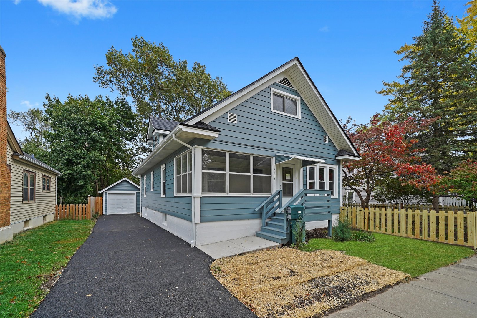 1009 Augusta Avenue, Elgin IL 60120