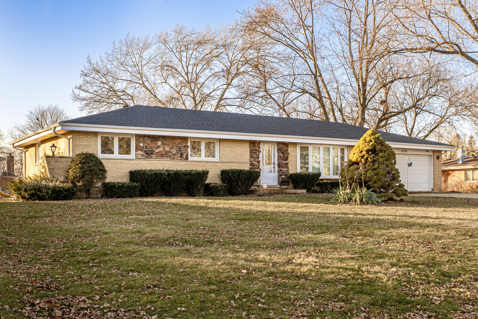 1436 Greenview Court, Schaumburg IL 60193