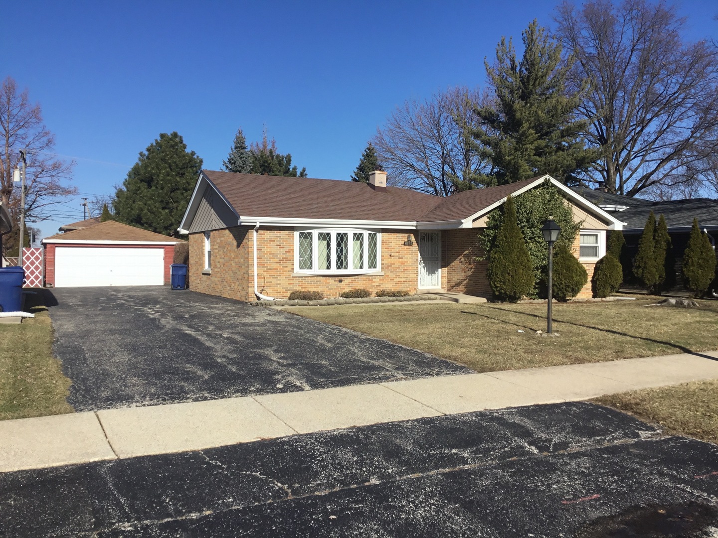 6762 W 87th Place, Oak Lawn IL 60453