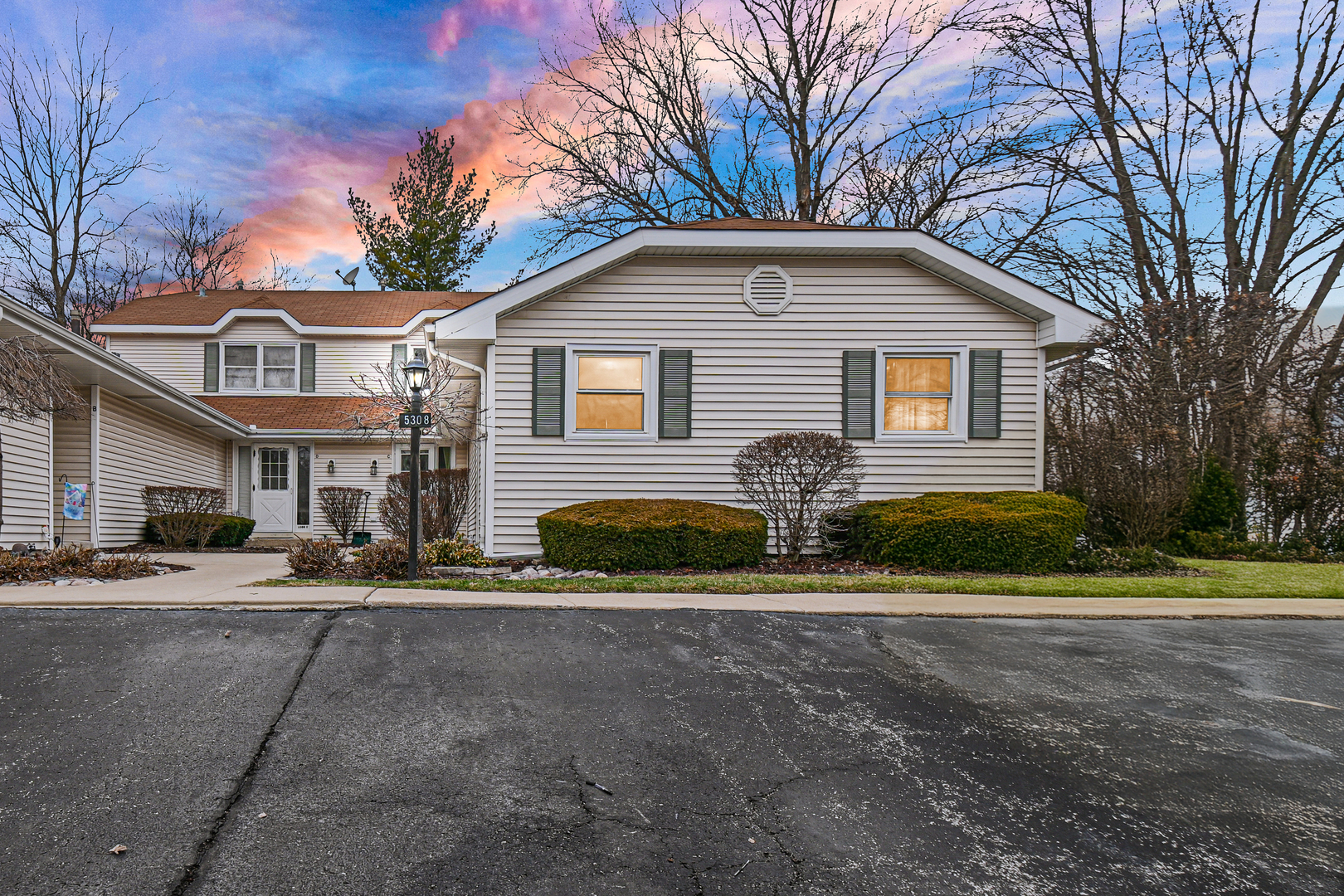 5308 Woodland Drive Unit A, Oak Forest IL 60452