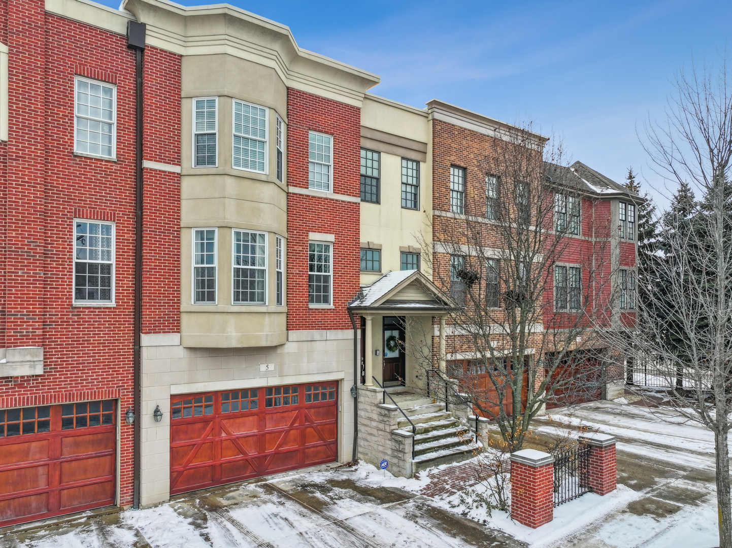 5 Illinois Avenue, Schaumburg IL 60193