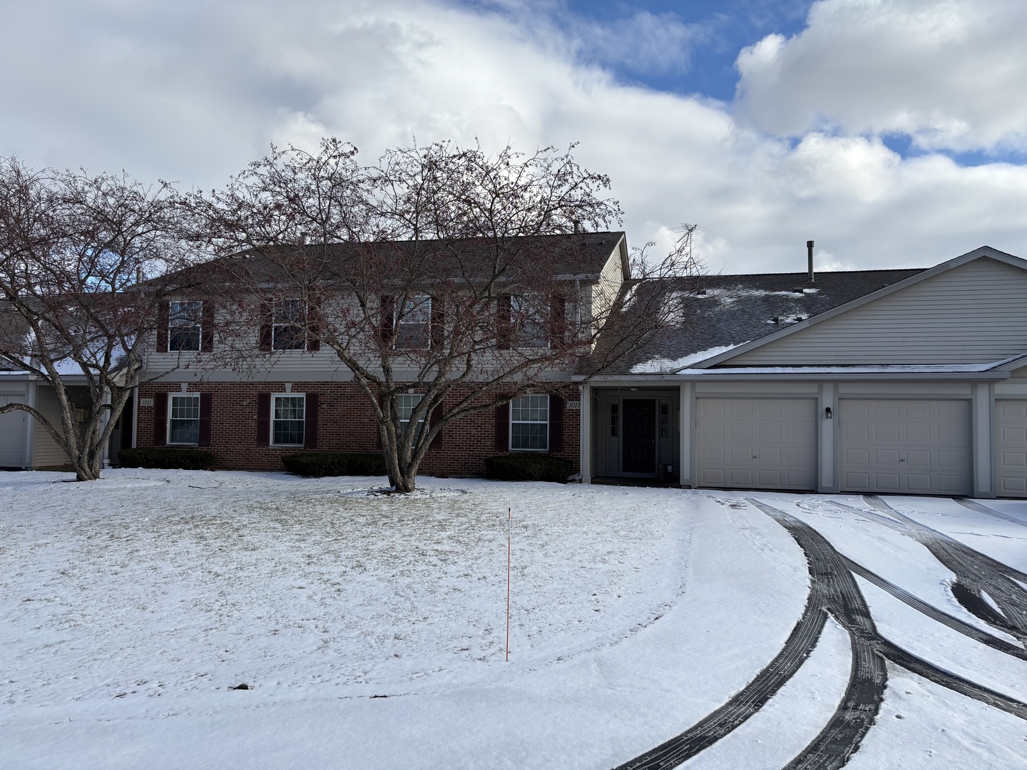 1013 Lincolnshire Court Unit B, Elgin IL 60120