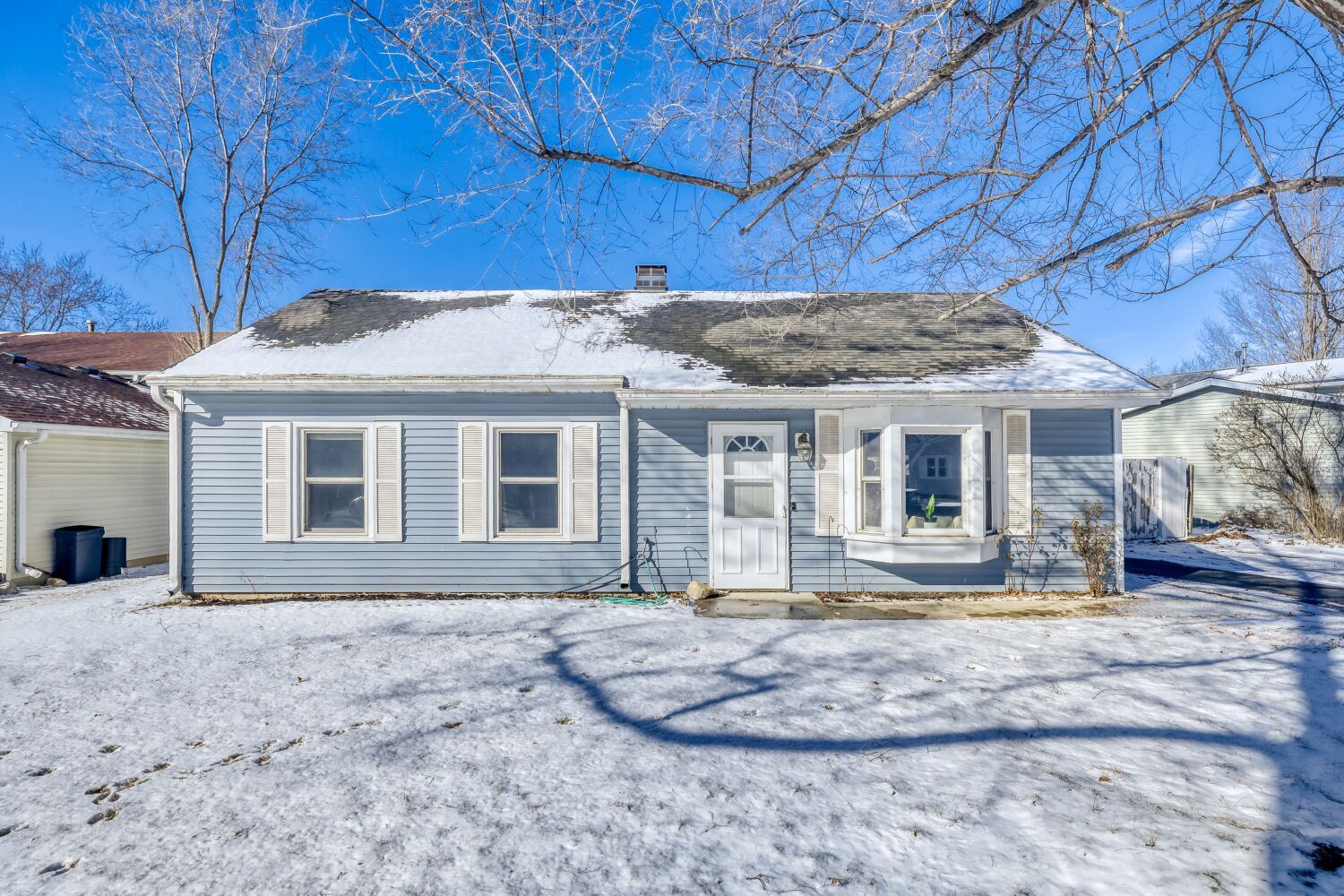 290 Oakwood Drive, Antioch IL 60002