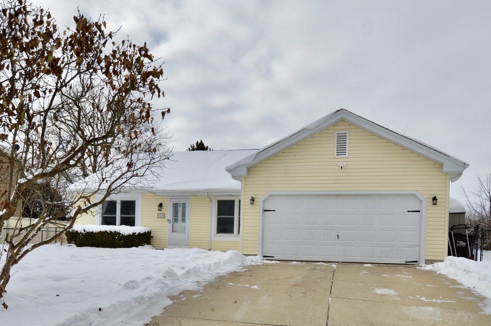 1014 Stonehedge Court, Crystal Lake IL 60014