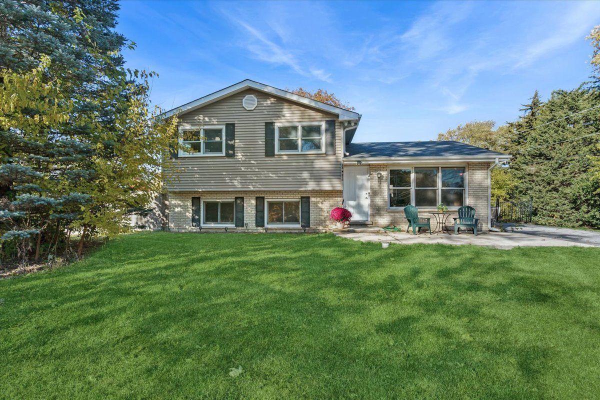 26W250 Case Street, Naperville IL 60563