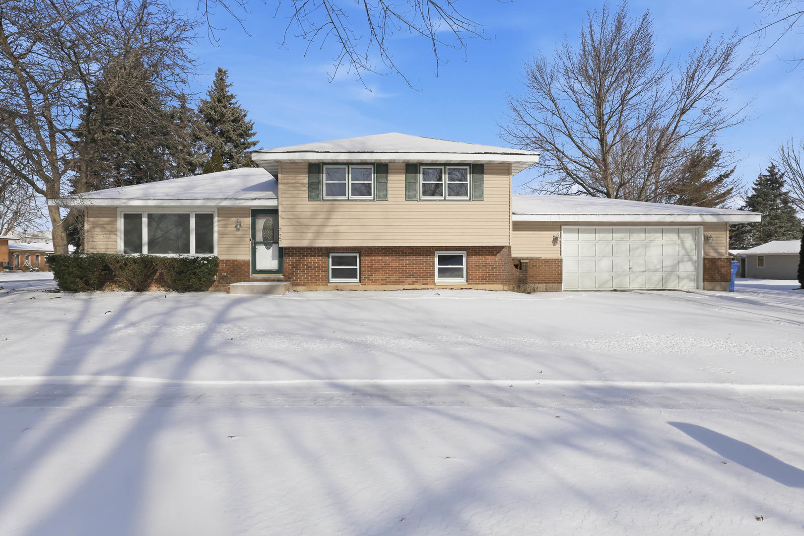 920 Gerald Avenue, South Elgin IL 60177