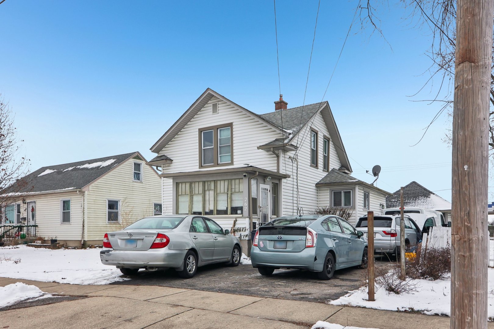 262 S WESTON Avenue, Elgin IL 60123