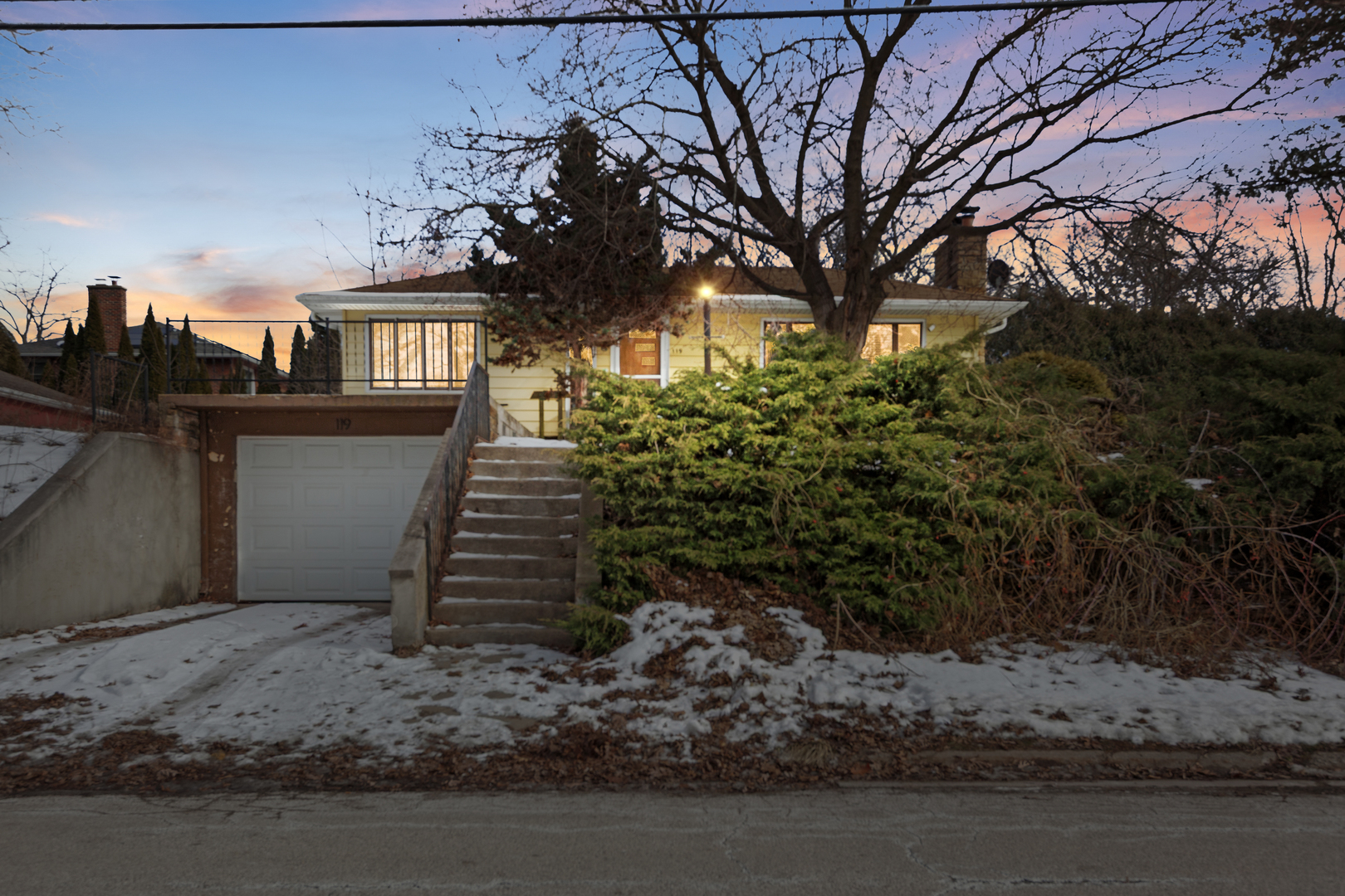 119 S Hill Street, Woodstock IL 60098