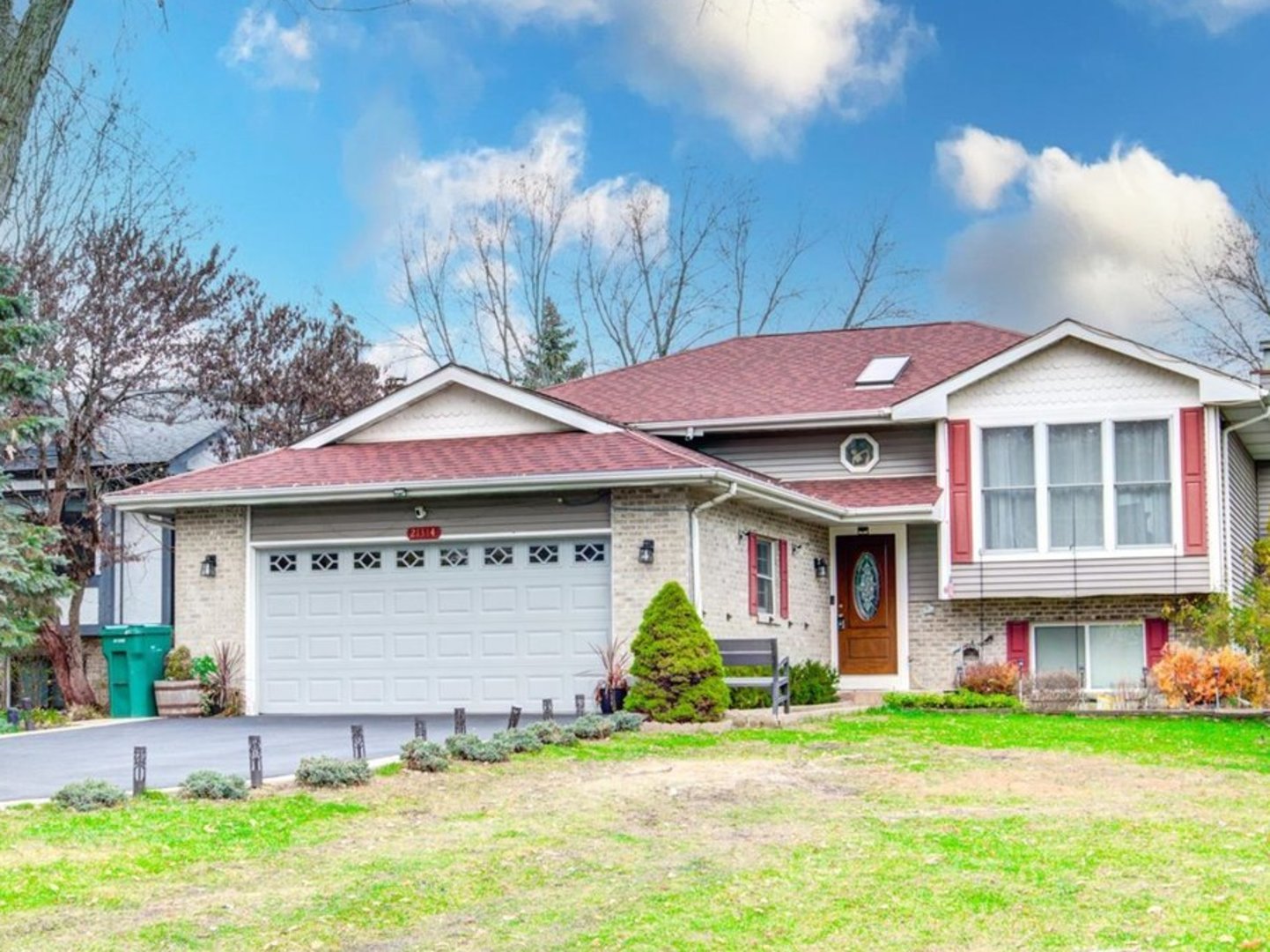 21314 Highland Drive, Lake Zurich IL 60047