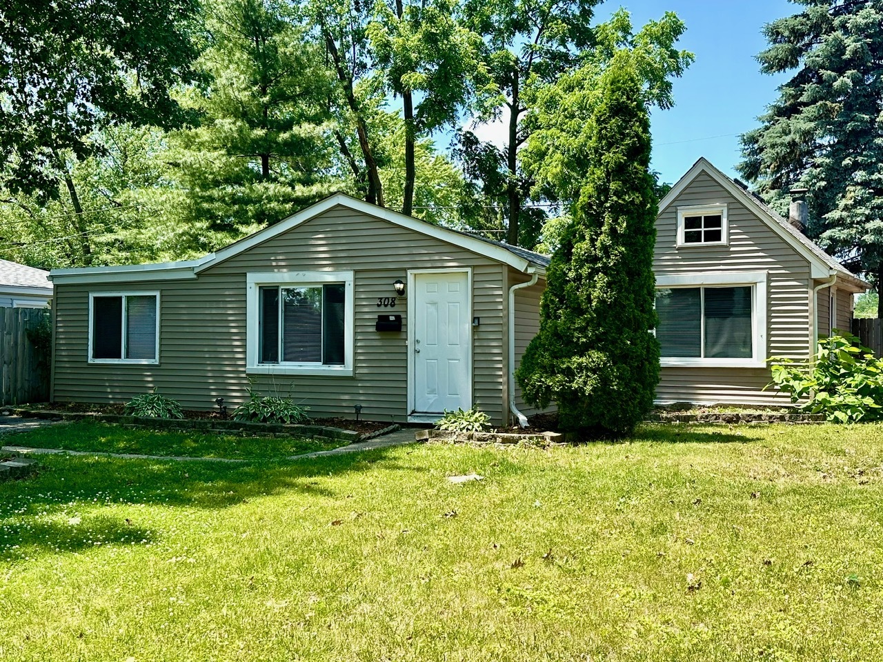 308 N Clifton Avenue, Elgin IL 60123