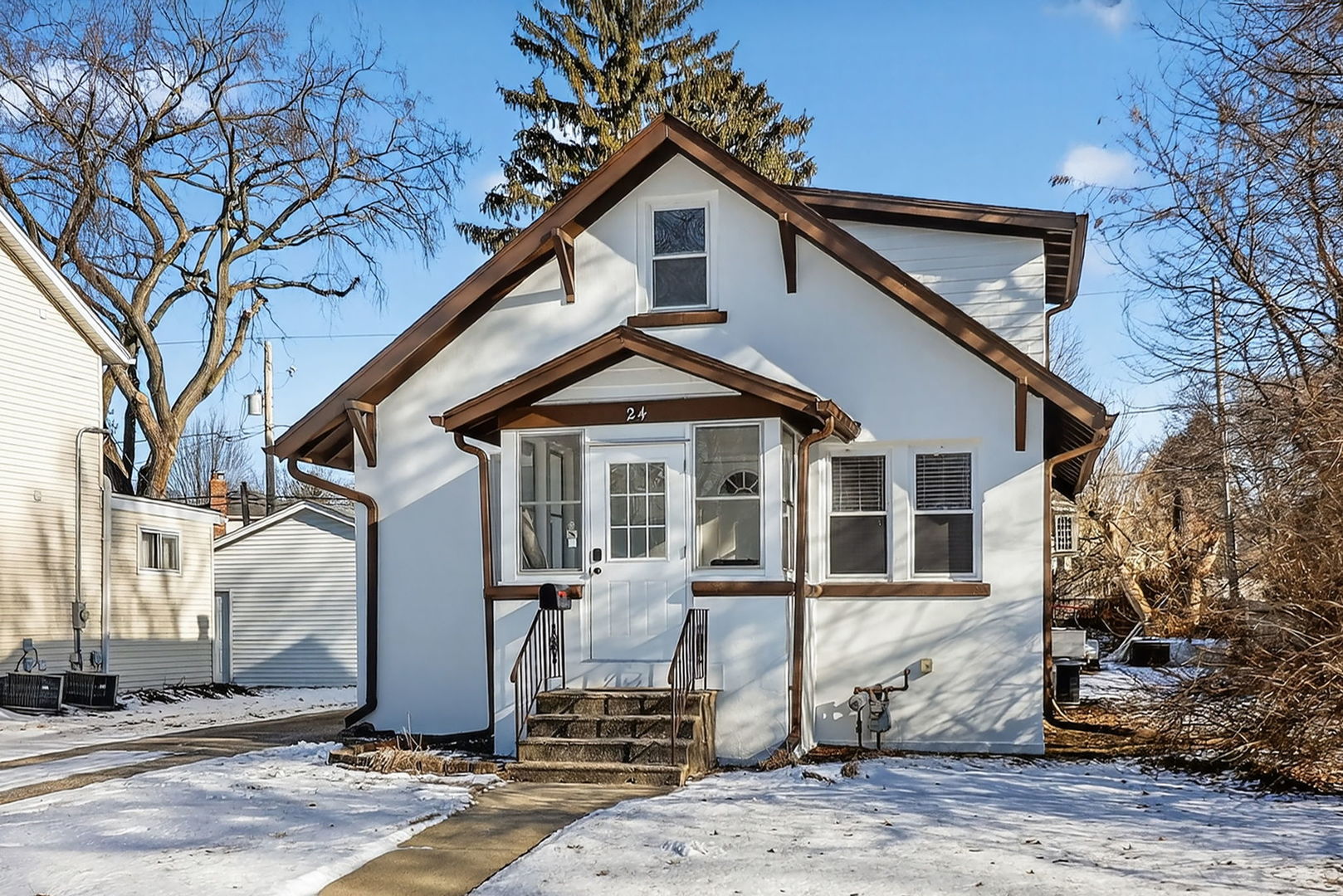 24 S Huffman Street, Naperville IL 60540