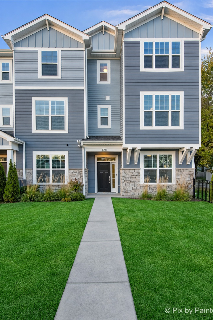 128 E Main Street, Cary IL 60013