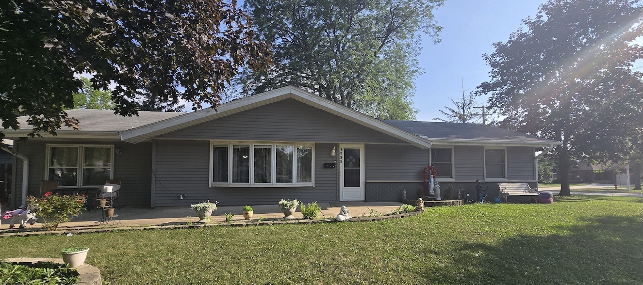 1939 Weston Lane, Schaumburg IL 60193