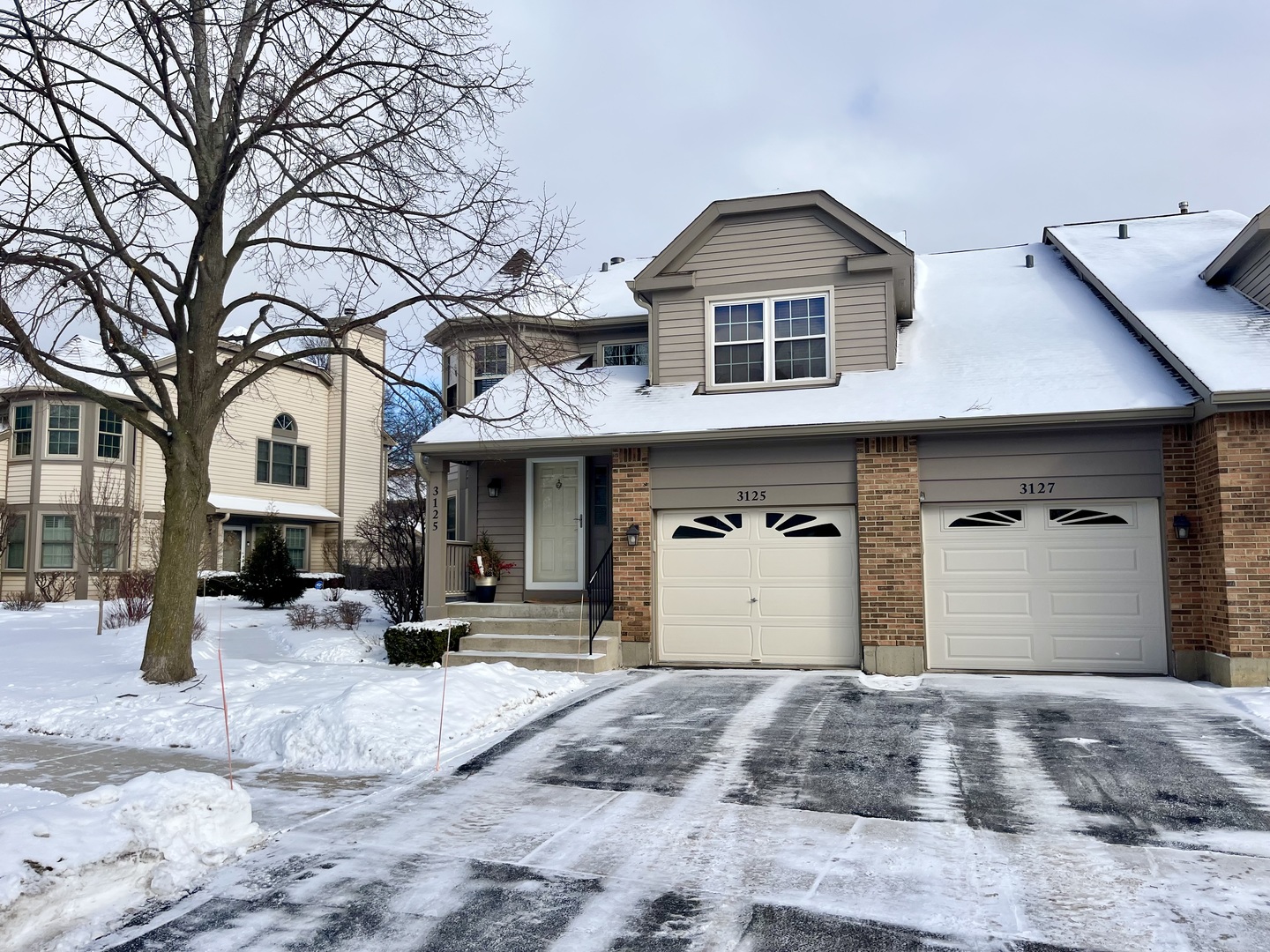 3127 N Daniels Court, Arlington Heights IL 60004