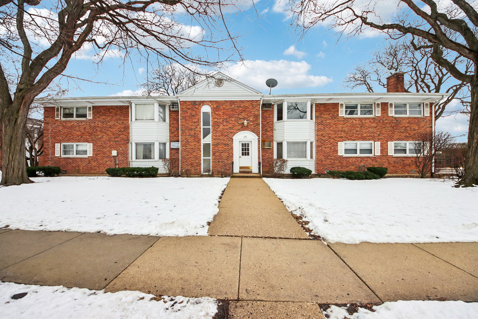 527 W Eastman Street Unit 2C, Arlington Heights IL 60005