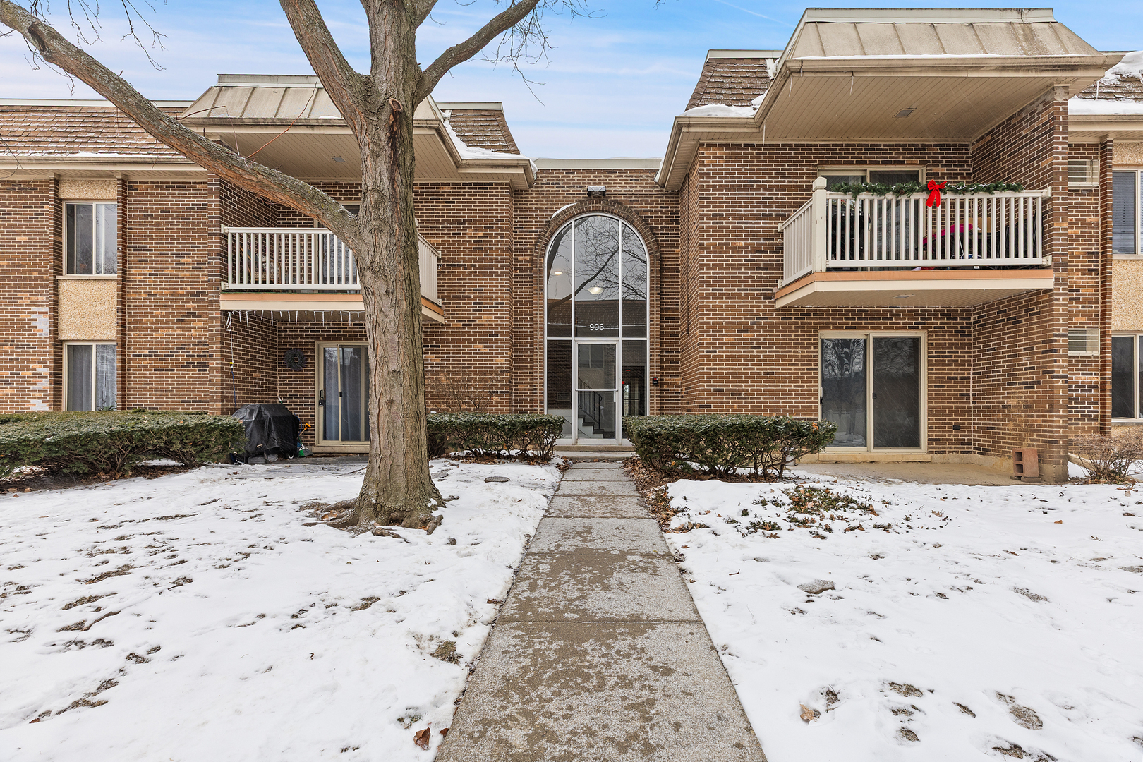 906 W Alleghany Drive Unit 2A, Arlington Heights IL 60004