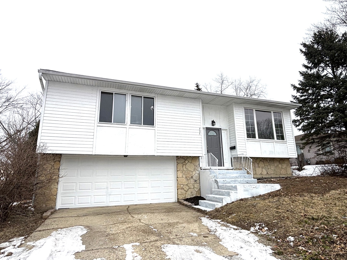 335 Shiloh Lane, Elgin IL 60120