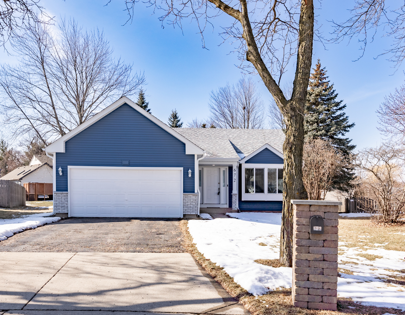 672 Natoma Court, Elgin IL 60120