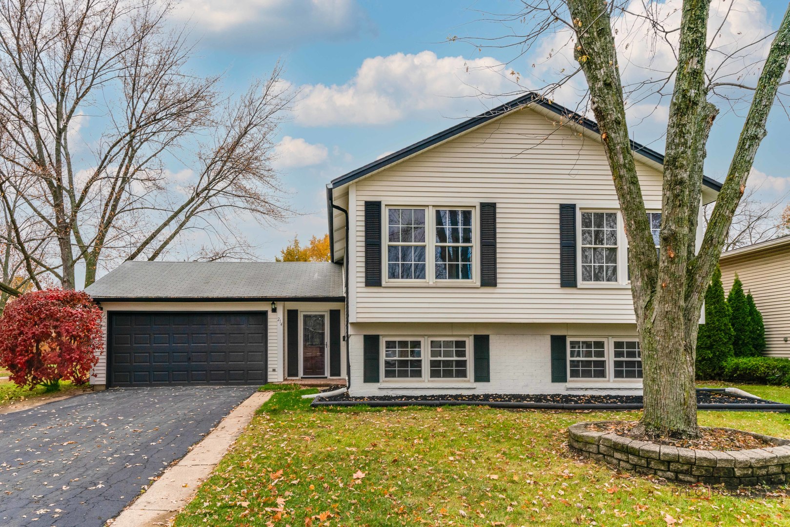 214 W Hintz Road, Arlington Heights IL 60004