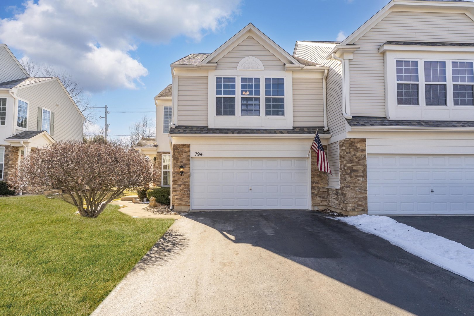 794 Pointe Drive Unit 794, Crystal Lake IL 60014