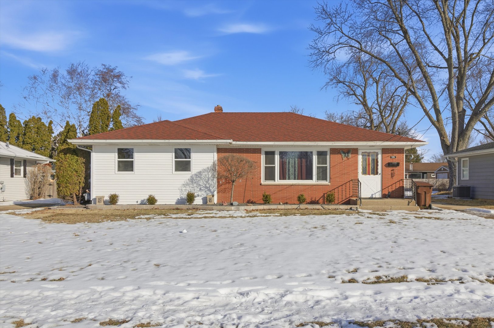 534 Desmond Drive, Woodstock IL 60098